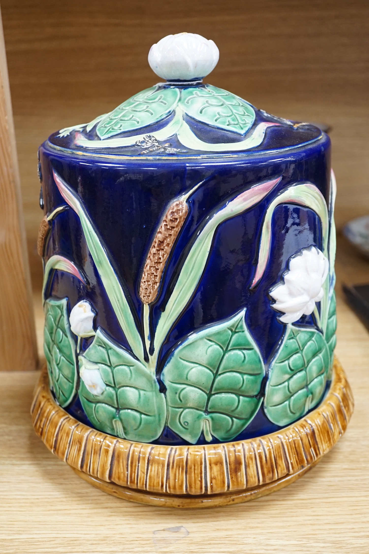 A George Jones majolica lily pond stilton dish and stand